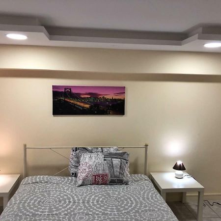 Sunmer Apartment 1Minute From Sea, 15 Min From The Airport Artemis City Center Ngoại thất bức ảnh