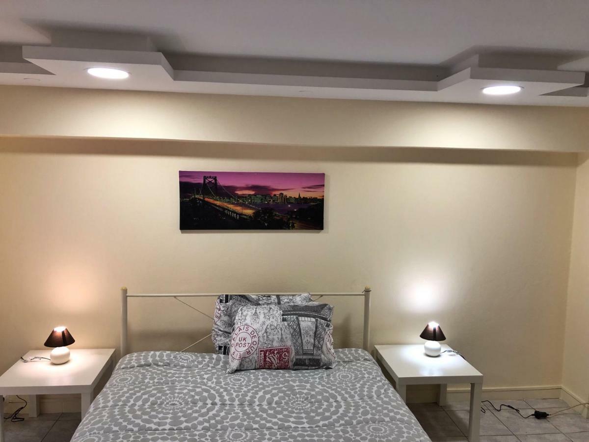 Sunmer Apartment 1Minute From Sea, 15 Min From The Airport Artemis City Center Ngoại thất bức ảnh